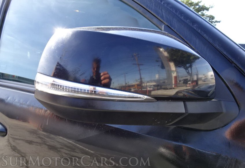 2017 Toyota Tacoma - Image 16