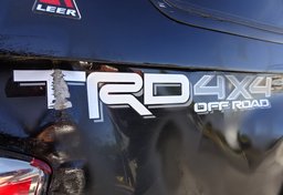 2017 Toyota Tacoma - Image 20