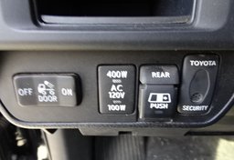 2017 Toyota Tacoma - Image 39