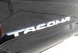 2017 Toyota Tacoma - Image 21
