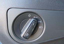 2019 Volkswagen Tiguan - Image 36