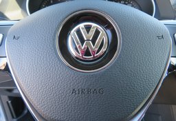 2019 Volkswagen Tiguan - Image 31