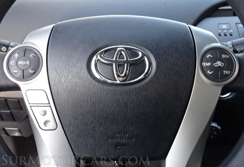 2015 Toyota Prius - Image 26