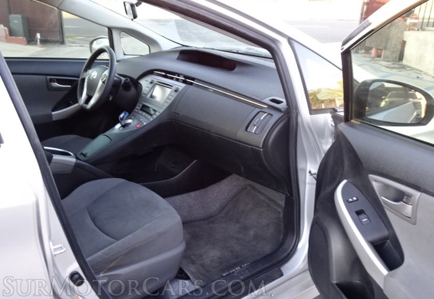 2015 Toyota Prius - Image 21