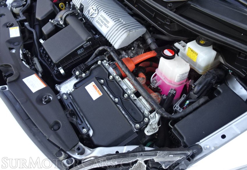 2015 Toyota Prius - Image 28