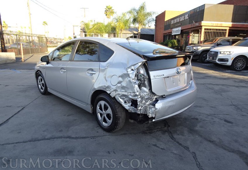 2015 Toyota Prius - Image 11