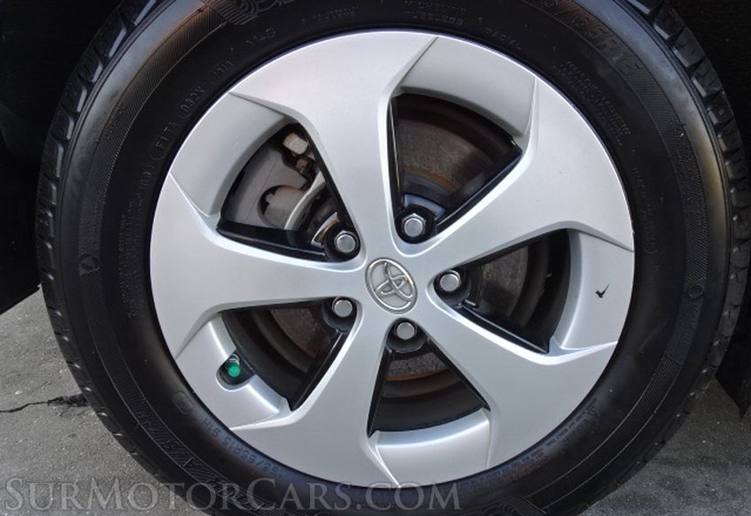 2015 Toyota Prius - Image 36