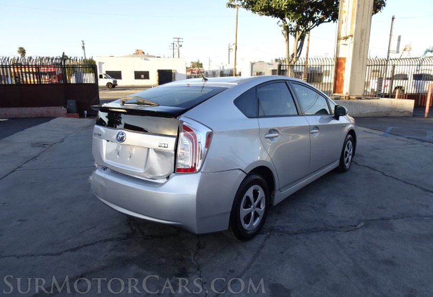 2015 Toyota Prius - Image 5