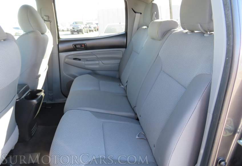 2014 Toyota Tacoma - Image 28