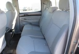 2014 Toyota Tacoma - Image 28