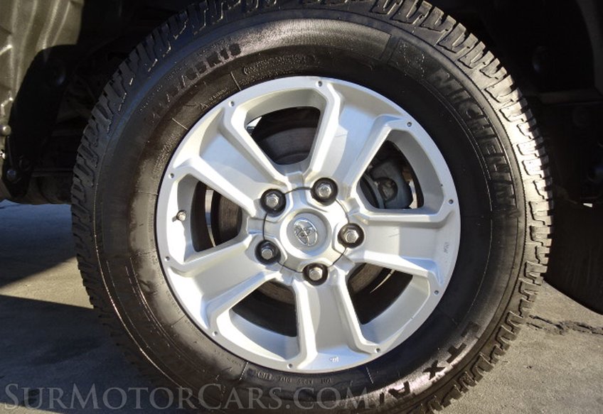 2015 Toyota Tundra - Image 17