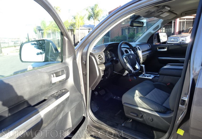 2015 Toyota Tundra - Image 23