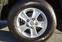 2015 Toyota Tundra - Image 17