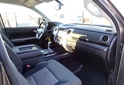 2015 Toyota Tundra - Image 26