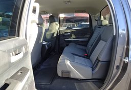 2015 Toyota Tundra - Image 30