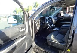 2015 Toyota Tundra - Image 23