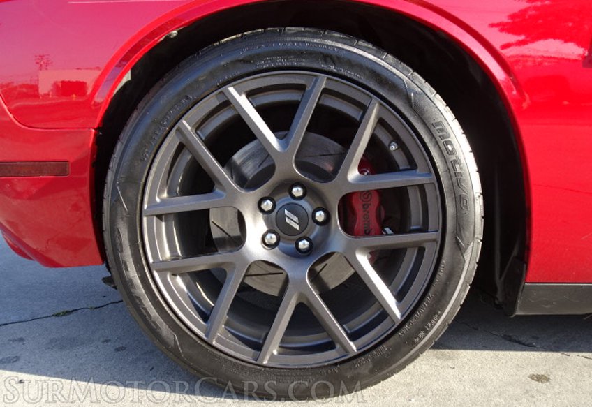 2017 Dodge Challenger - Image 12