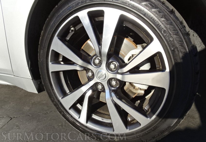 2017 Nissan Maxima - Image 13