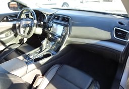 2017 Nissan Maxima - Image 17