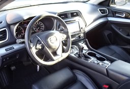 2017 Nissan Maxima - Image 16