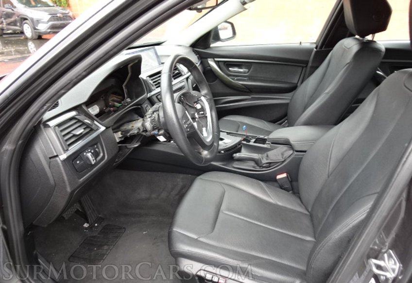 2015 BMW 3 Series - Image 24