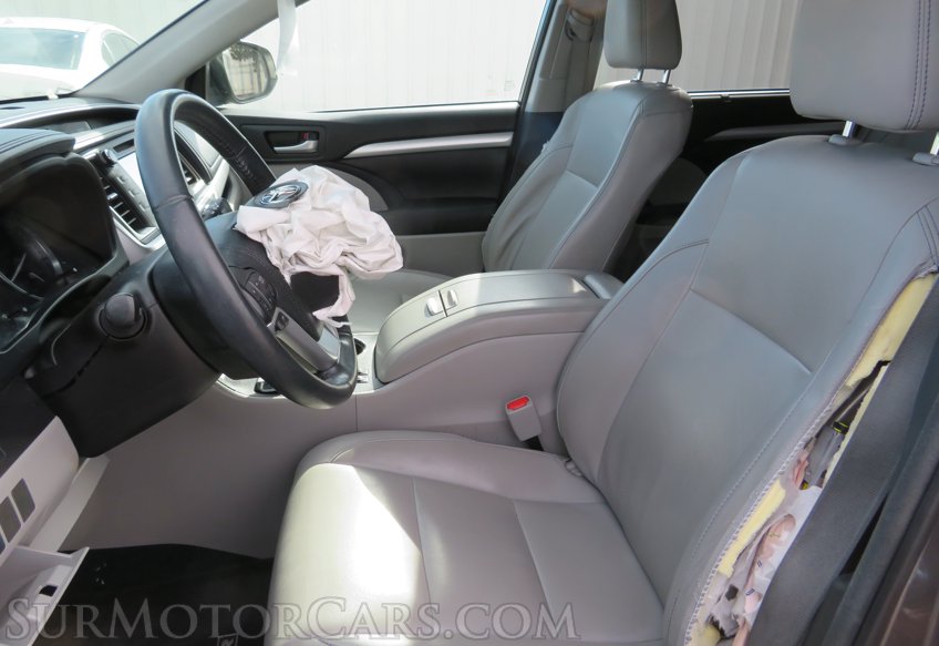 2015 Toyota Highlander - Image 27