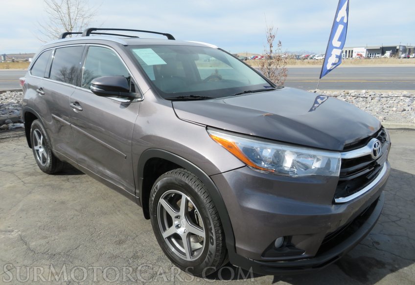 2015 Toyota Highlander - Image 2