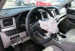 2015 Toyota Highlander - Image 25