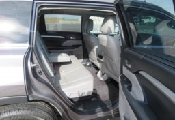 2015 Toyota Highlander - Image 15