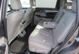 2015 Toyota Highlander - Image 30