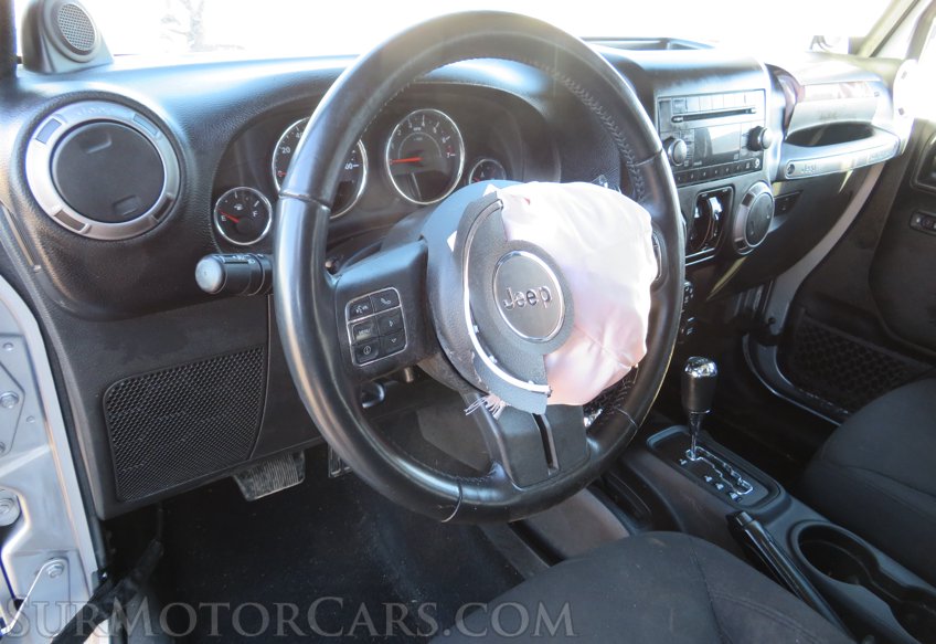 2013 Jeep Wrangler Unlimited - Image 19