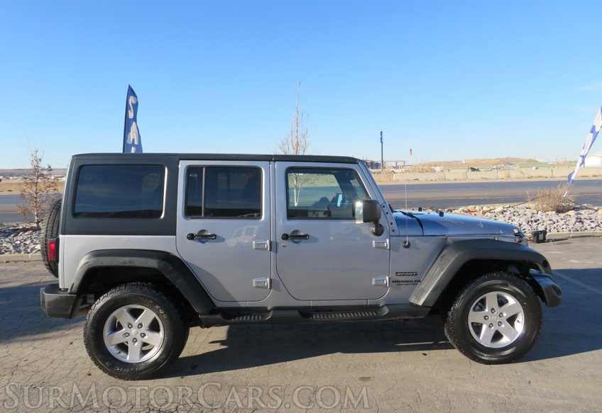 2013 Jeep Wrangler Unlimited - Image 10