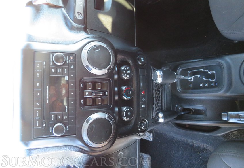 2013 Jeep Wrangler Unlimited - Image 32