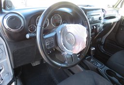 2013 Jeep Wrangler Unlimited - Image 19