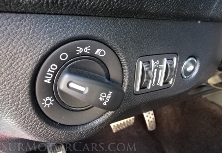 2019 Dodge Challenger - Image 32