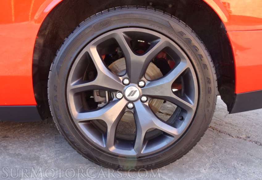 2019 Dodge Challenger - Image 12