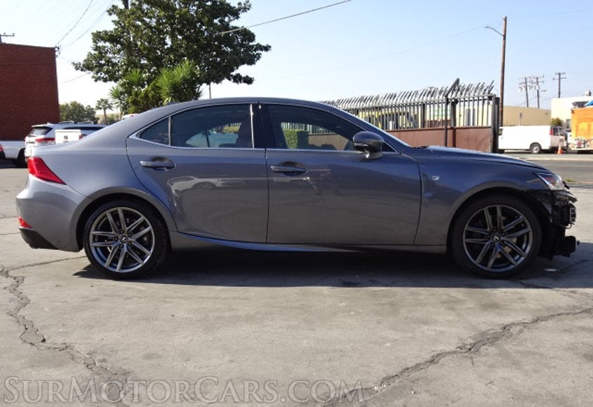 2019 Lexus IS - Image 10