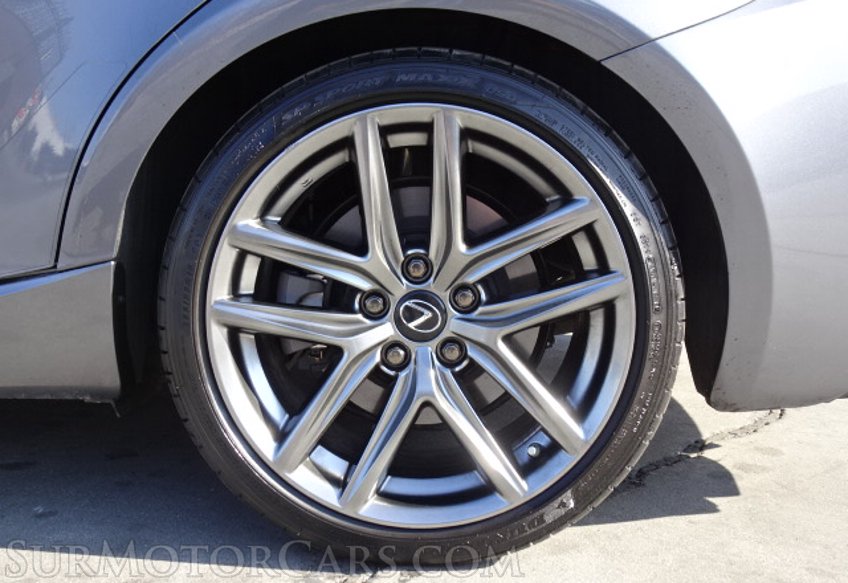 2019 Lexus IS - Image 19