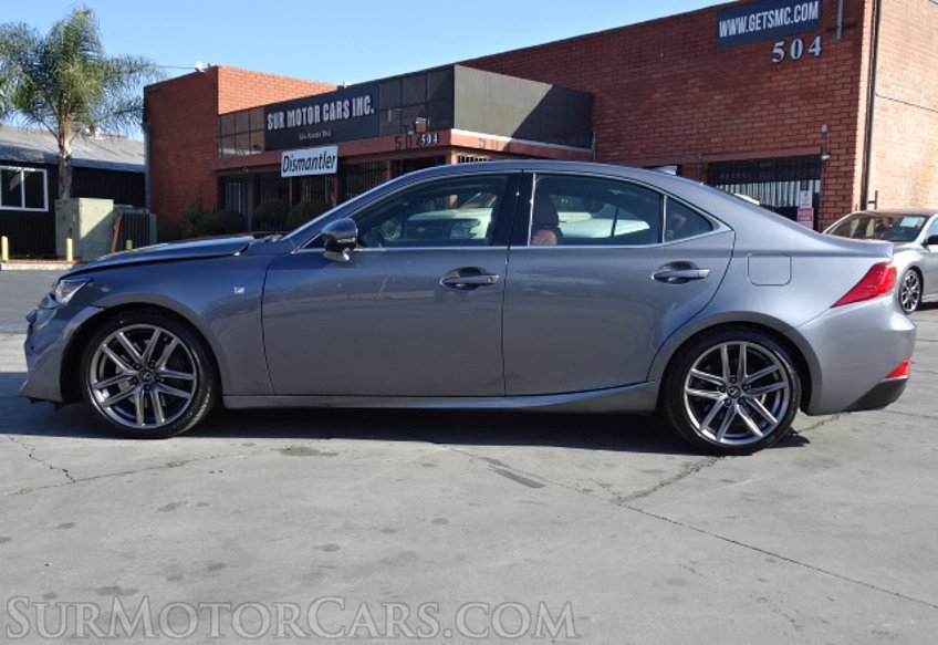 2019 Lexus IS - Image 9