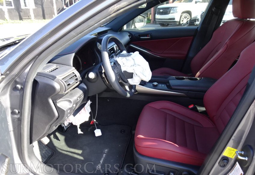 2019 Lexus IS - Image 29