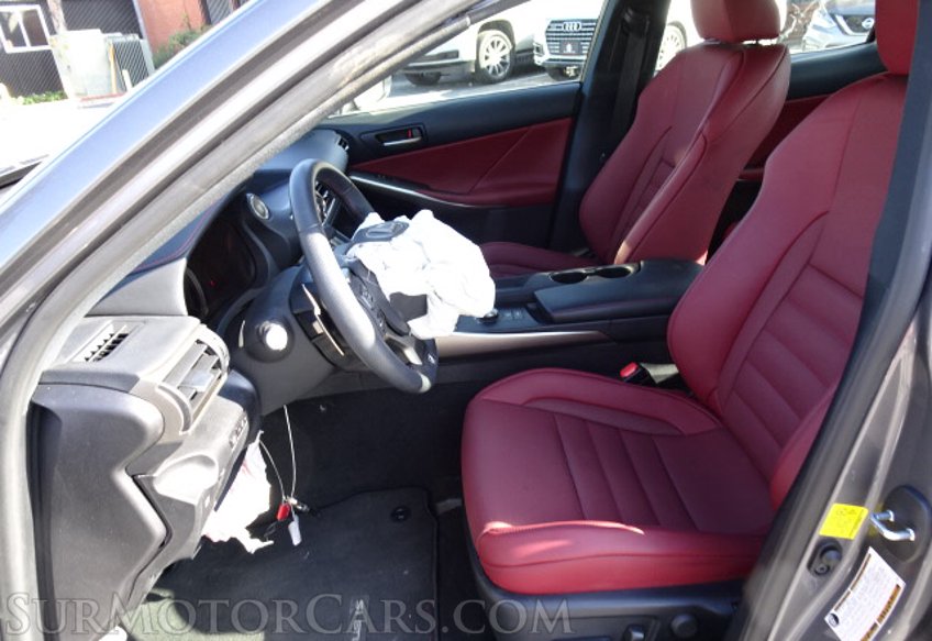 2019 Lexus IS - Image 27