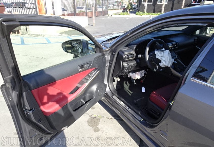 2019 Lexus IS - Image 23