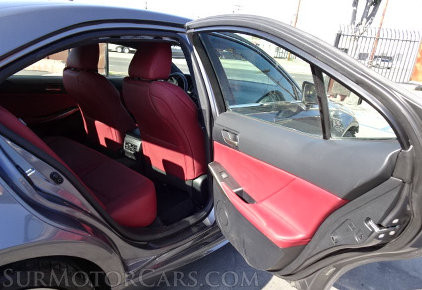 2019 Lexus IS - Image 26