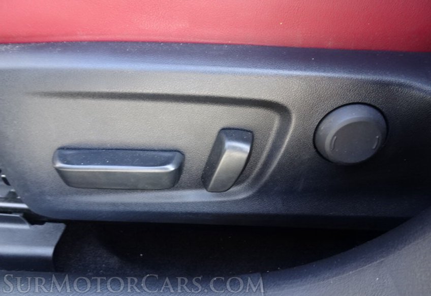 2019 Lexus IS - Image 42