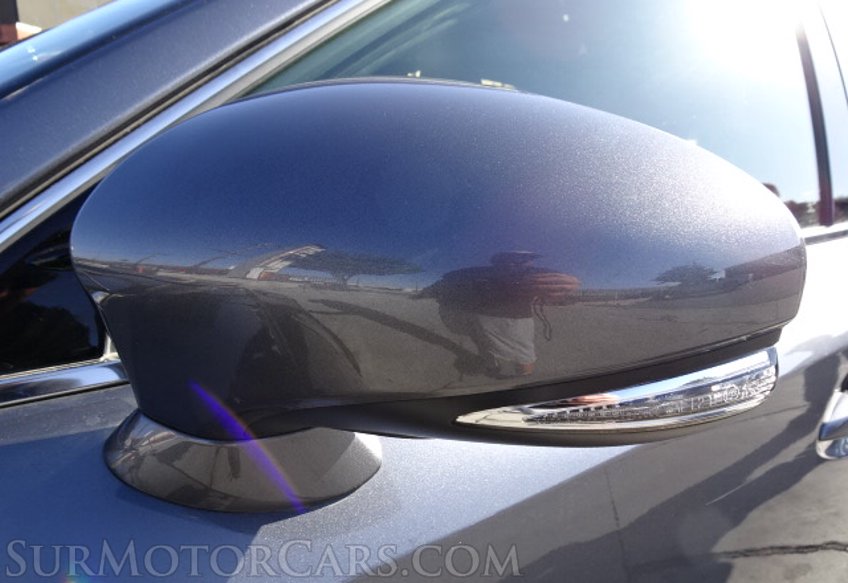 2019 Lexus IS - Image 18