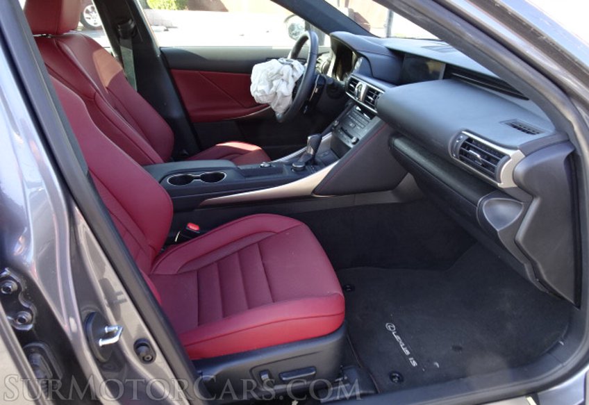 2019 Lexus IS - Image 30