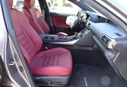 2019 Lexus IS - Image 28