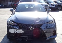 2019 Lexus IS - Image 11