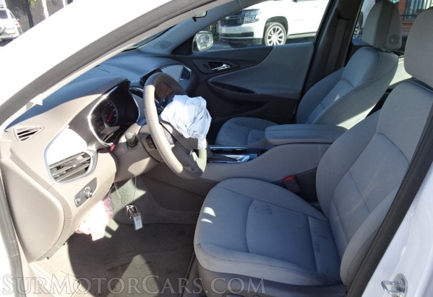 2020 Chevrolet Malibu - Image 24