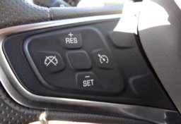 2020 Chevrolet Malibu - Image 32